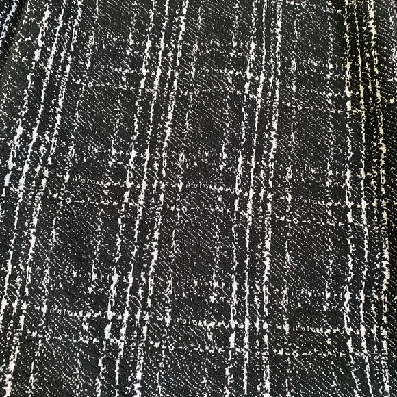 NWT❗️Banana Republic B&W Plaid Knit Shift Dress - Picture 5 of 8